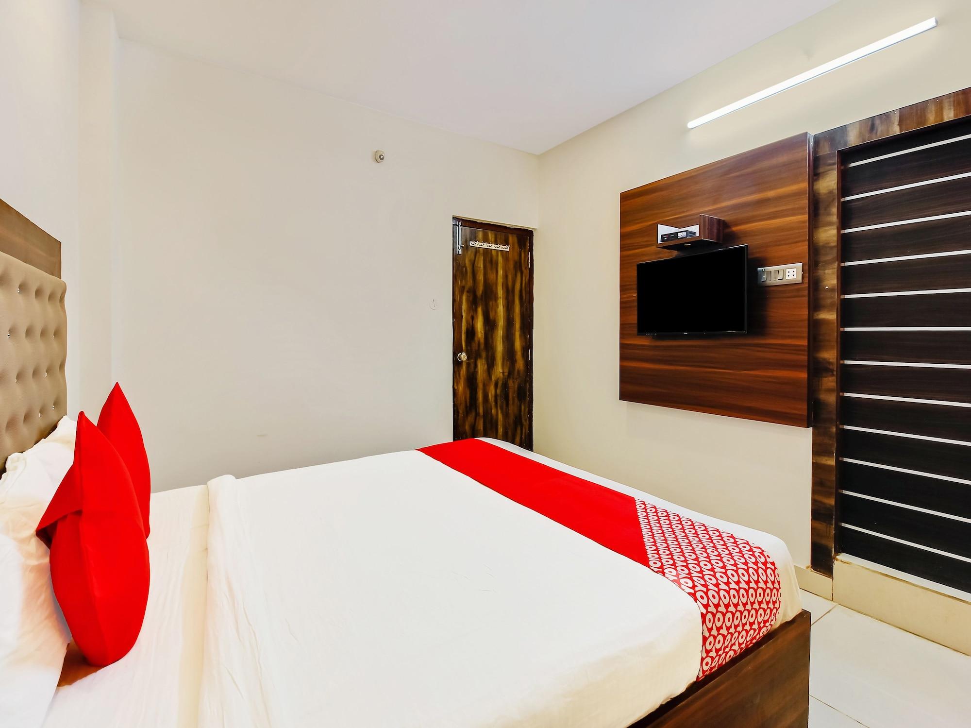 Oyo 29131 Hotel Mn Grand Shamshabad Exterior foto